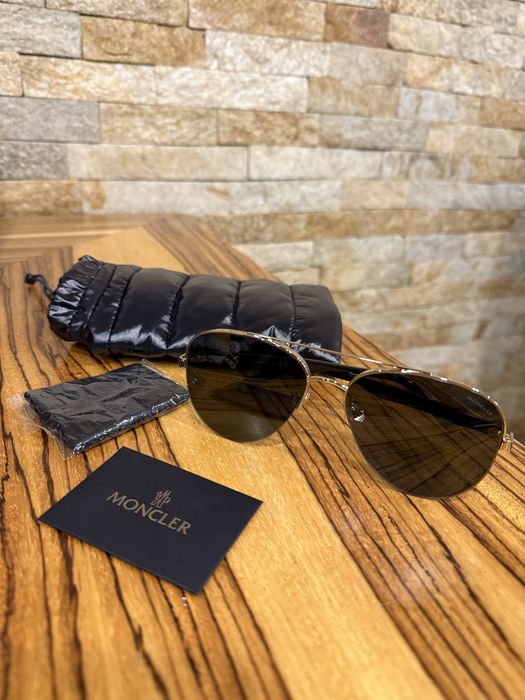 Слънчеви очила Moncler