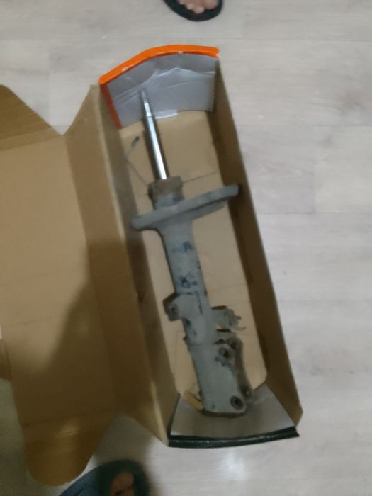 Продам амортизатор .