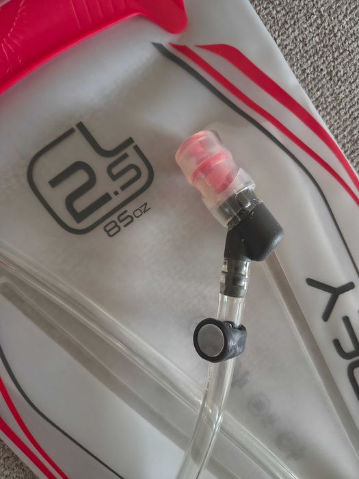 Osprey - Manta 34, black, with unused 2.5 L reservoir included.