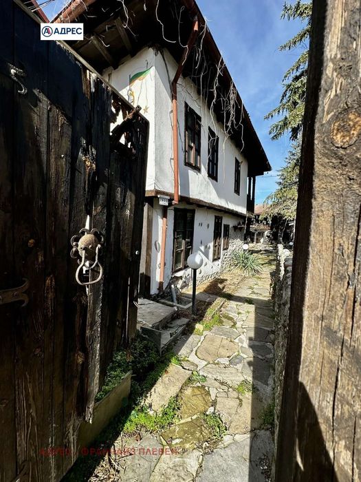 Продава се Хотел в с. Орешак, Област Ловеч - 494 кв.м за 487 €/кв.м - Снимка #1