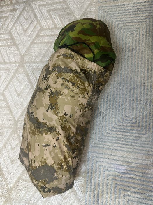 Каримат и спальный мешок