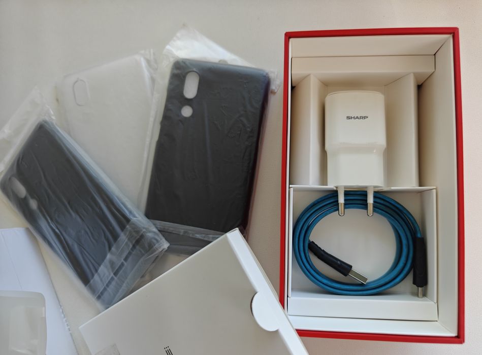 Sharp Aquos S2 4/64GB Смартфон