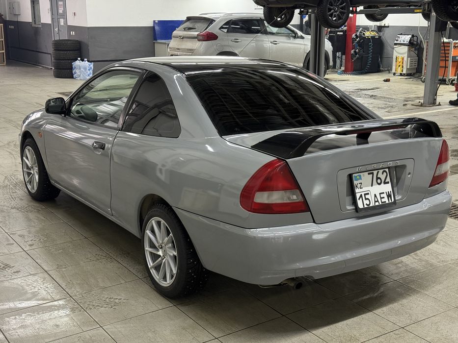 Mitsubishi Lancer Mirage Colt