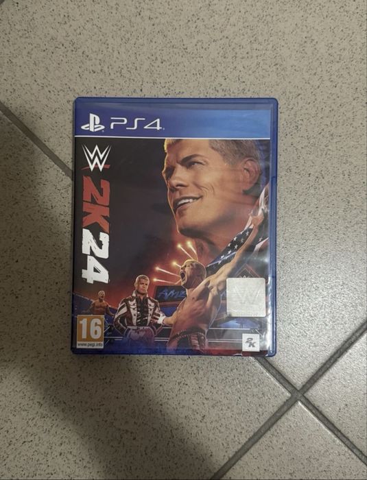 Продавам СПЕШНО PS4 512 gb като нов!!! С 2 джойстика, 11 хубави игри, оригинален кабел за зареждане и безплатна профилактика преди да ви го изпратя.
