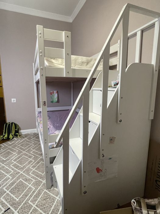 Кровать двухъярусная 90*180