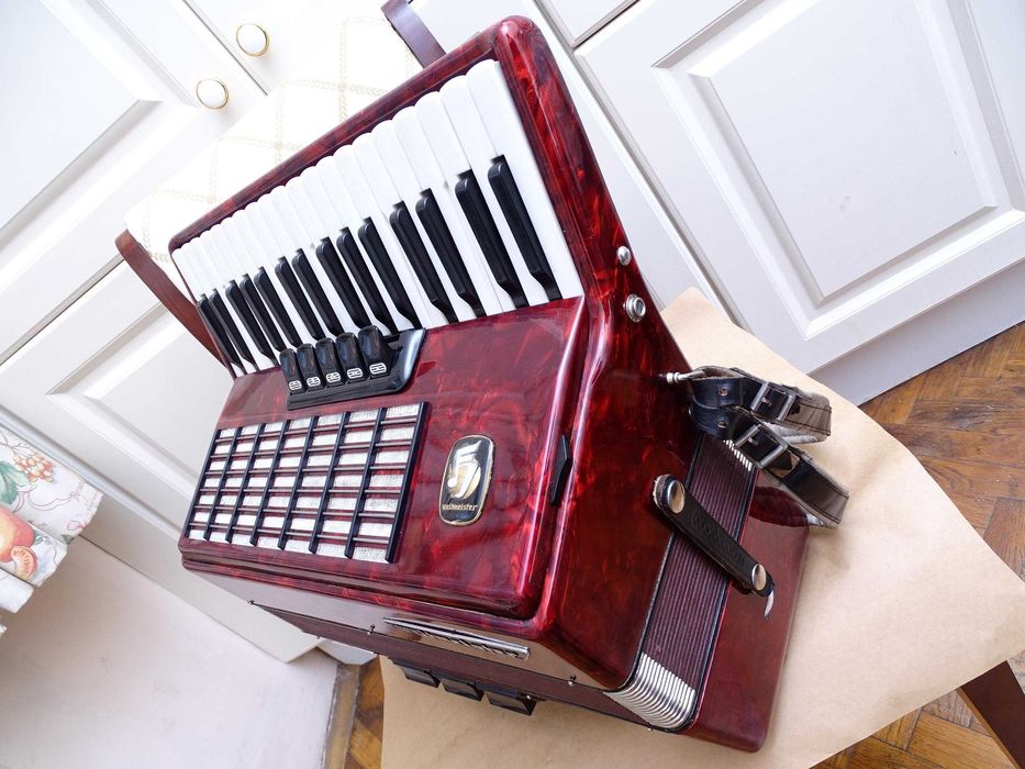 Акордеон Велтмайстер Стела 60 баса