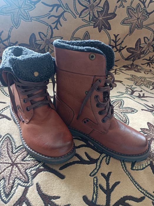 Продам демисезонную обувь