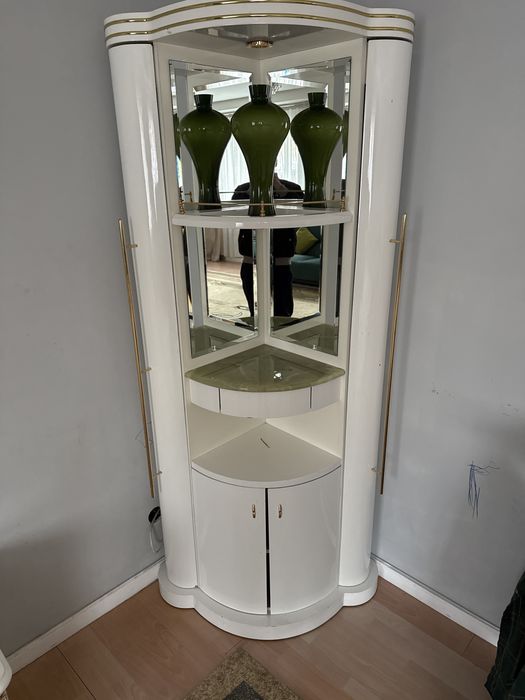 Шкафы в кухню и зал.