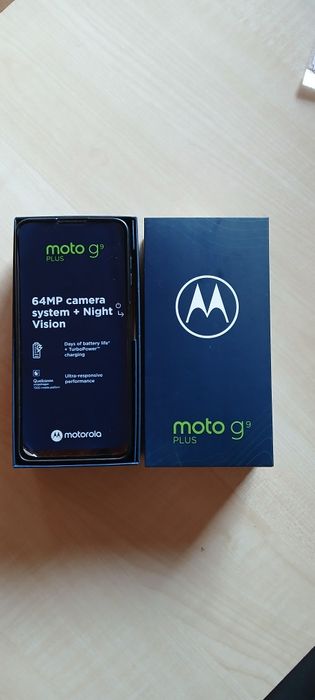 Продавам Motorola Moto G9 Plus – Пълен комплект