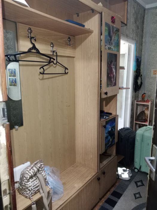 Шкаф в прихожую б/у