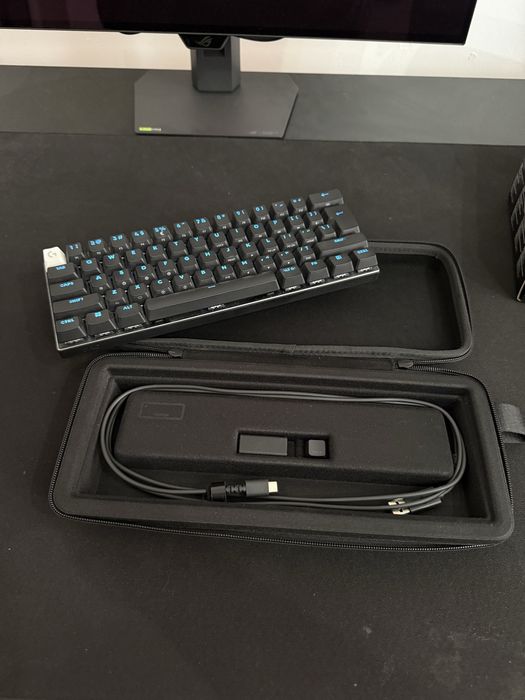 Vand periferice gaming tastatura logitech pro x 60 lightspeed si mouse logitech pro  superlight