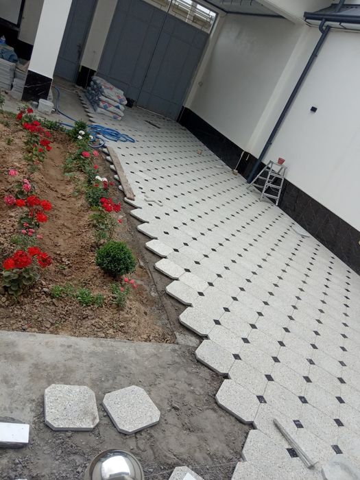Yer va sokolga gʻisht mramor kafel