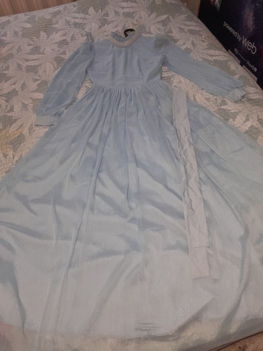 Көйлек түсі -көк