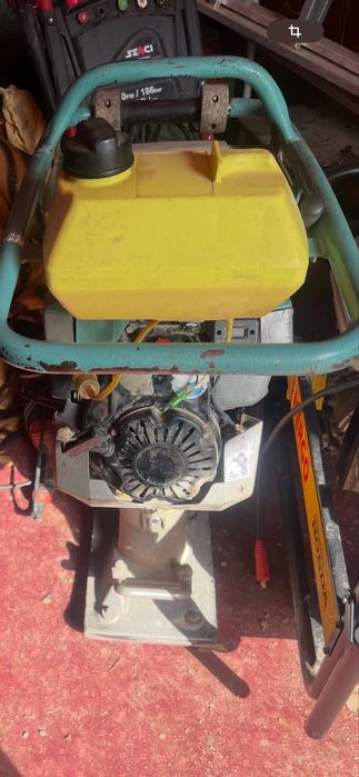 Inchiriez mai compactor, placa compactoare , picamer ,