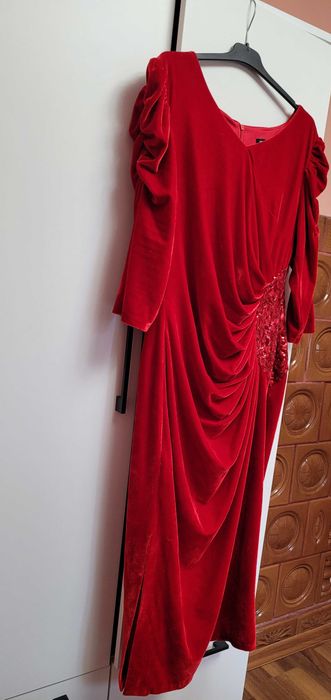 Rochie elegantă roșie