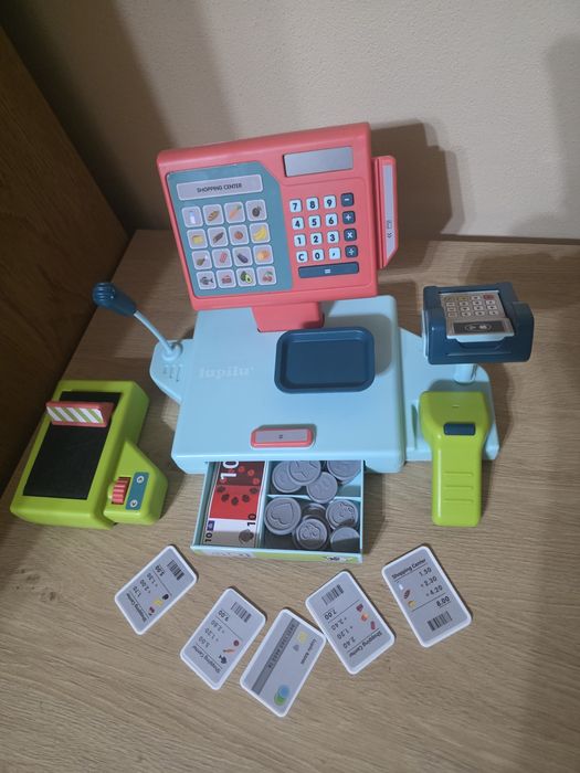 Piste mașini și casă de marcat