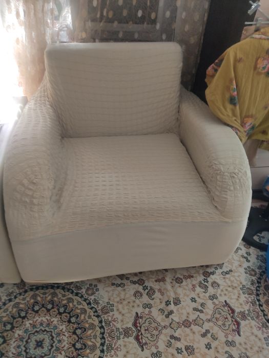 Продам мягкий уголок, диван 2 кресла