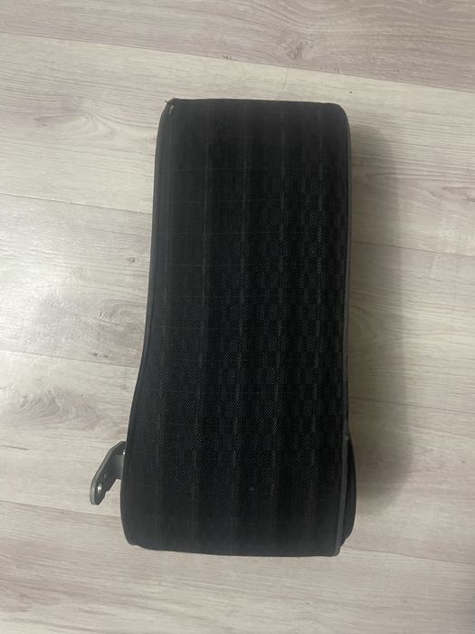 Подлокотник 124 мерс