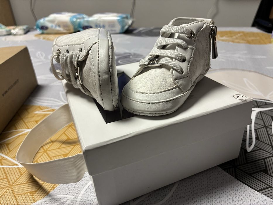 Бебешки/Детски обувки номер 18 и 20