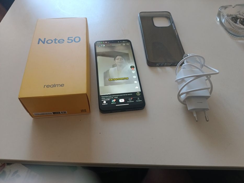 Продам телефон срочно