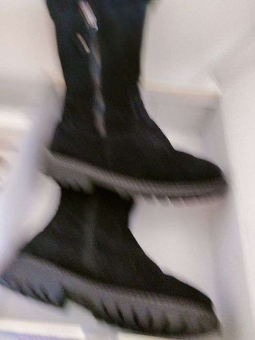 Продаю  сапоги для девочек