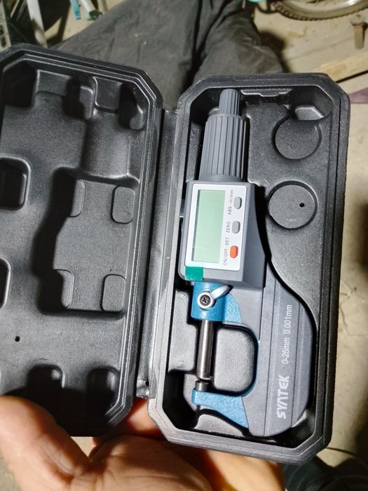 Elektroniy shtangel 2.5 smgacha oʻlchaydi yangi sotiladi