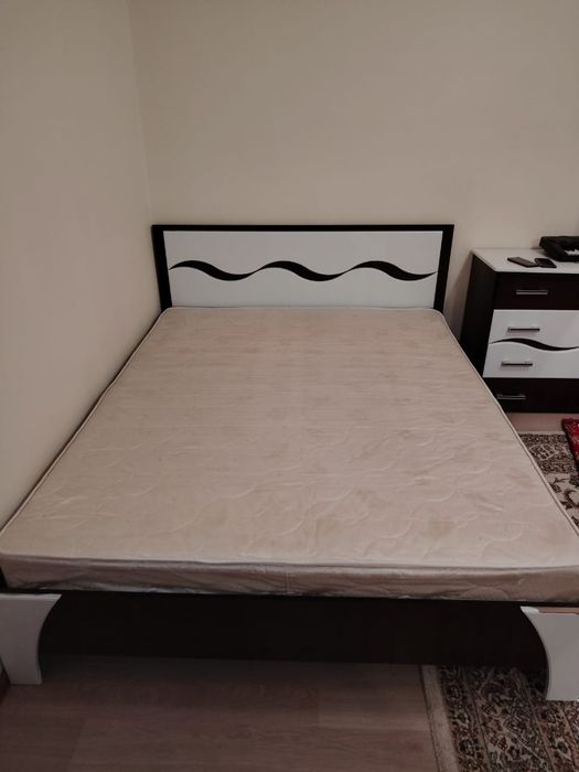 Продам двухспальную кровать