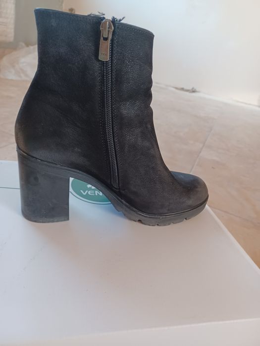 Дамски боти с ток,естествена кожа