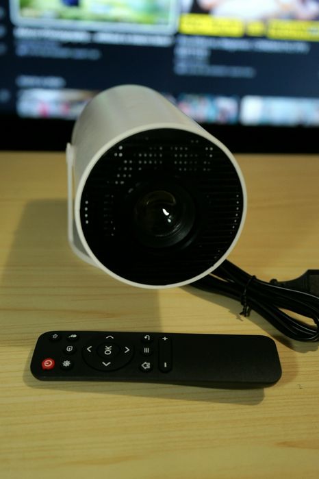 Videoproiector HD smart portabil cu Android 11