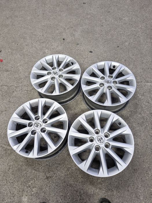 Тойота Камри оригинал R16