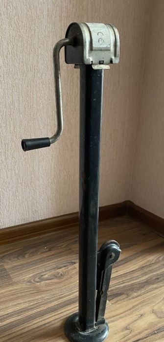 Домкрат.               .
