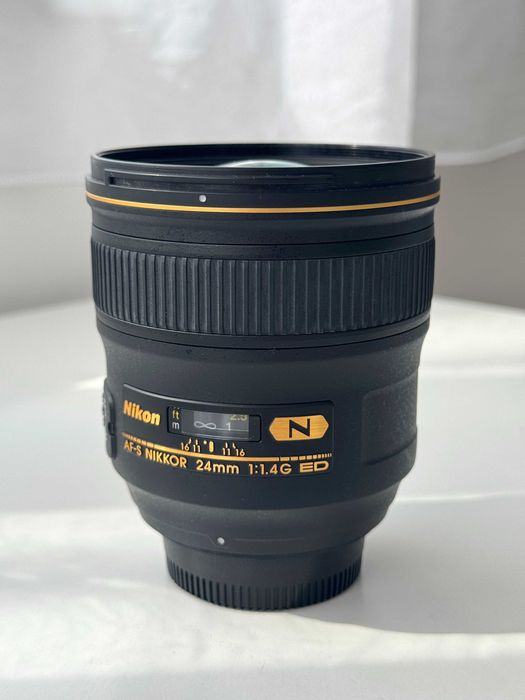 Nikon 24mm f1.4 G / 45mm f2.8 ED PC-E Micro TiltShift / 135mm f2 DC
