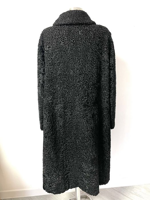 Haina din astrahan marimea.  2XL