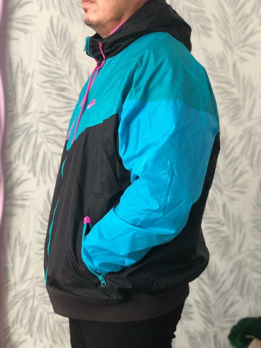 Продам ветровку Nike оригинал