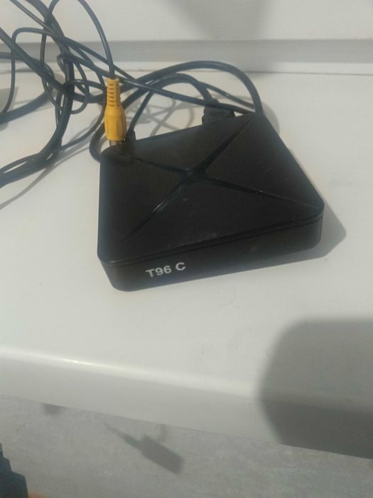 Смарт ТВ приставка TV Box