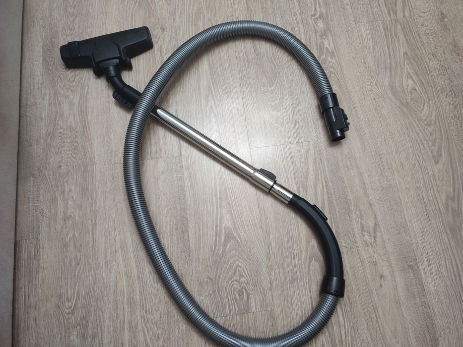 Шланг на пылесос