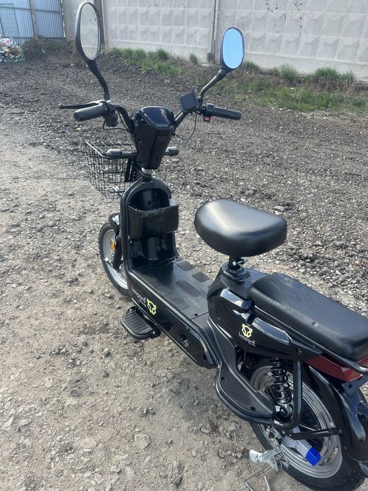 Продам электроскутер Leopard max e8