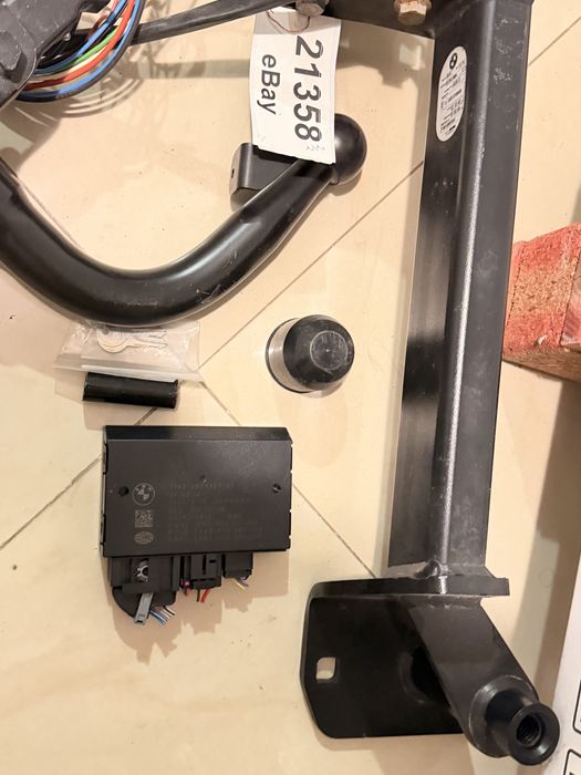 Теглич за BMW X1 F48 оригинален