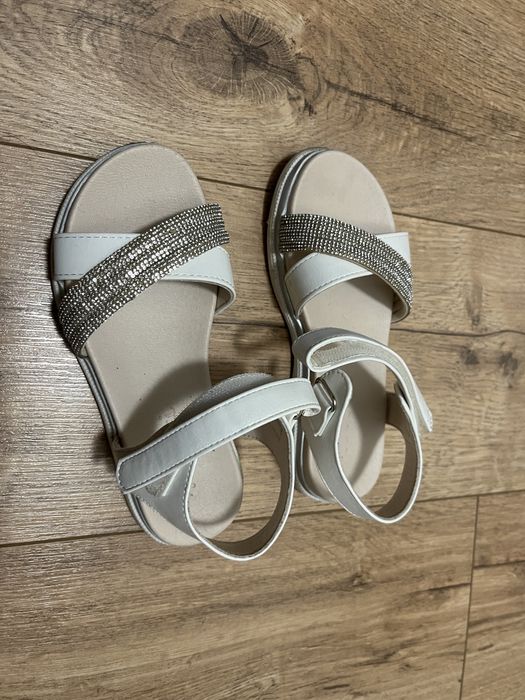 Sandale marimea 31
