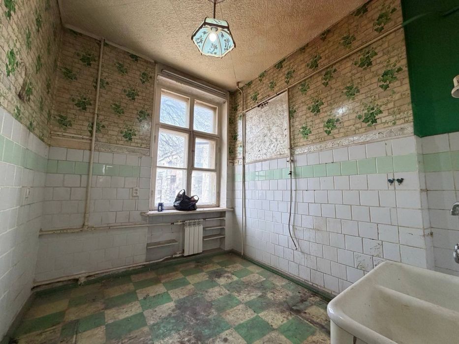 Продается 3х комнатная без ремонта Новомосковская стадион Старт