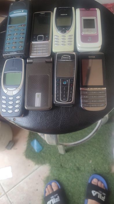 Vând telefoane vechi pentru colectie