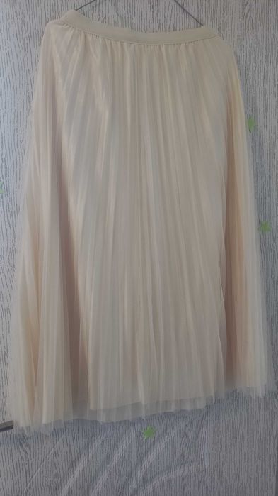 Чисто нови рокля и пола