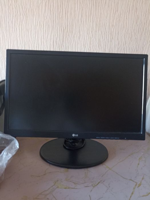 Monitor 22 LG sotiladi Продаётся Монитор 22 LG