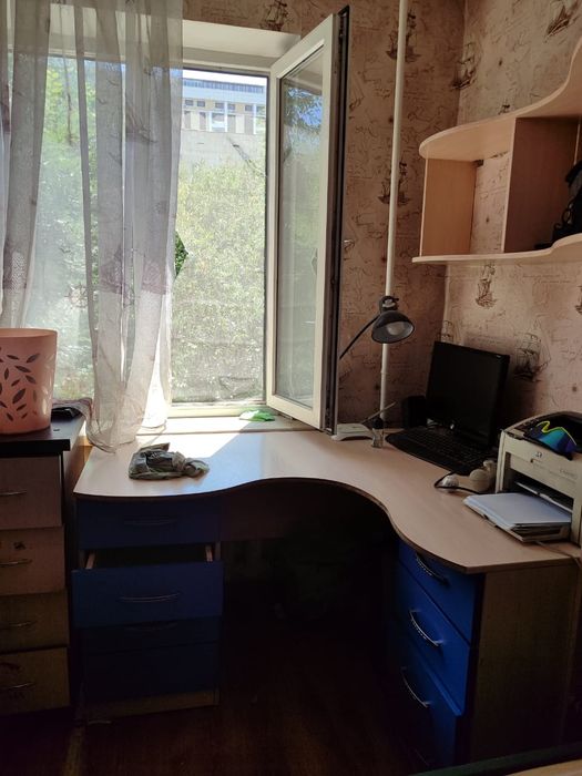 Стол школьный компьютерный