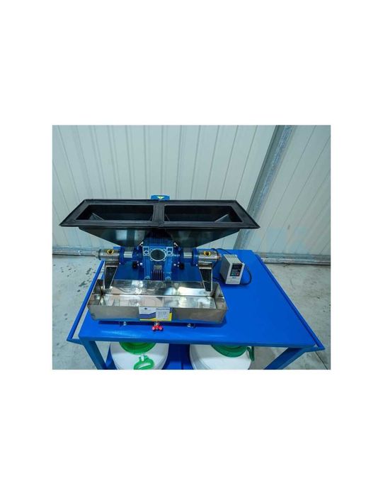 Presa de ulei cu 2 capete, 12l/h, 2,2kW, 220 sau 380V, NOUA