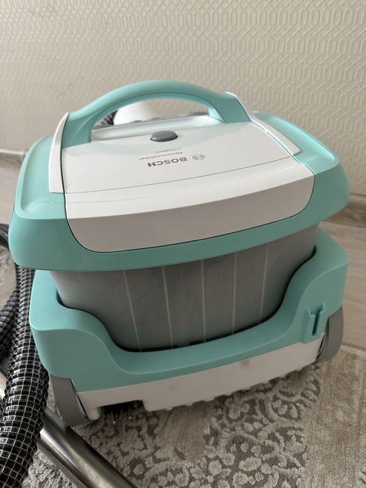 Пылесос Bosch в отличном рабочем состоянии