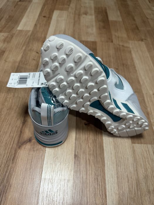 Adidas (equipment prototype), зелени със бели