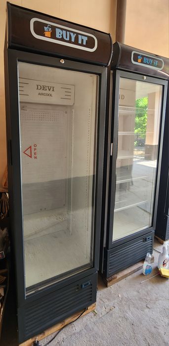 Vitrina holodilnik holati zor 3 ta