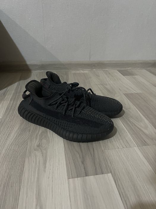 Adidas yeezy 350 v2 boost Reflective 45 номер черни