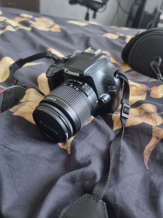 продам камеру canon eos 1100D